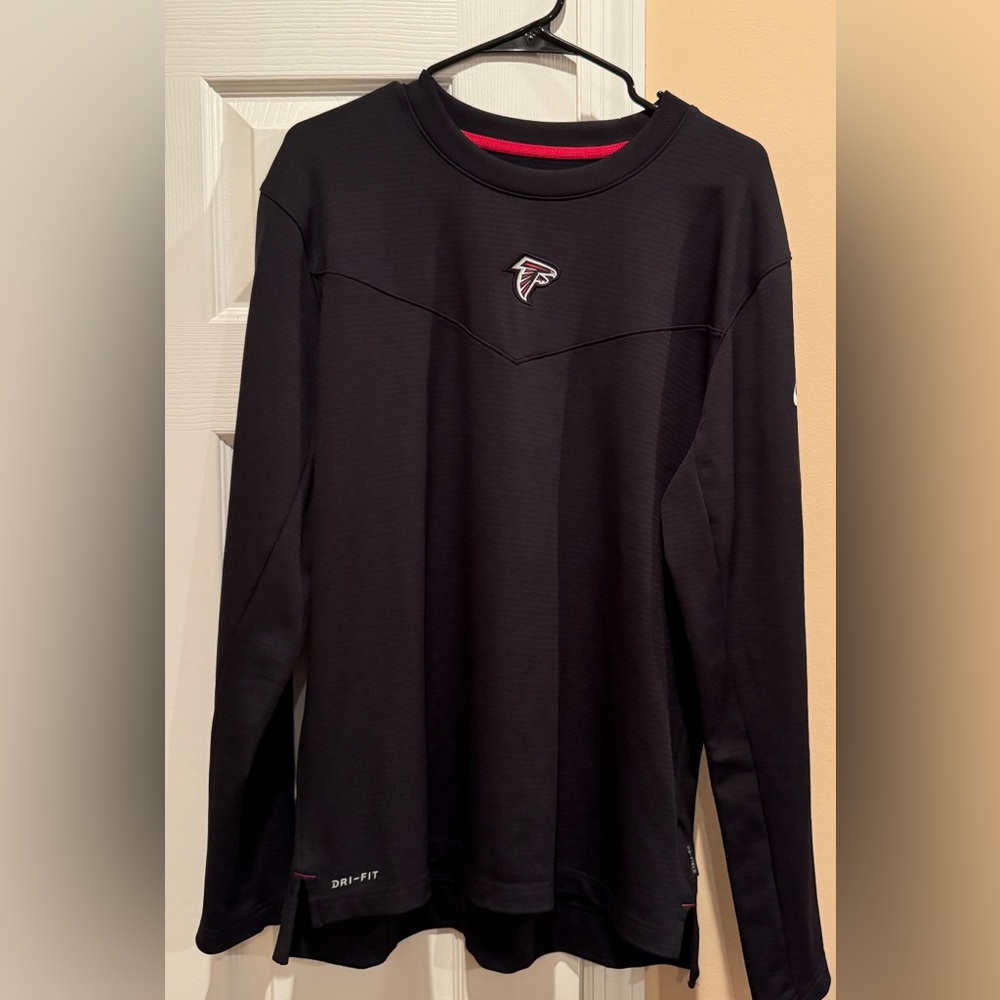 Nike Dri-Fit Falcons Fleece Long Sleeve Shirt